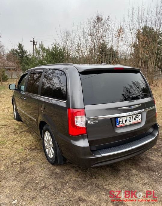 2015' Chrysler Town & Country photo #4