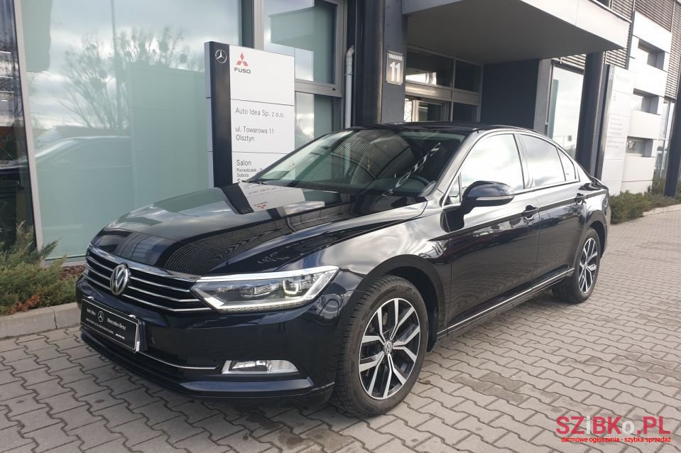 2017' Volkswagen Passat photo #1