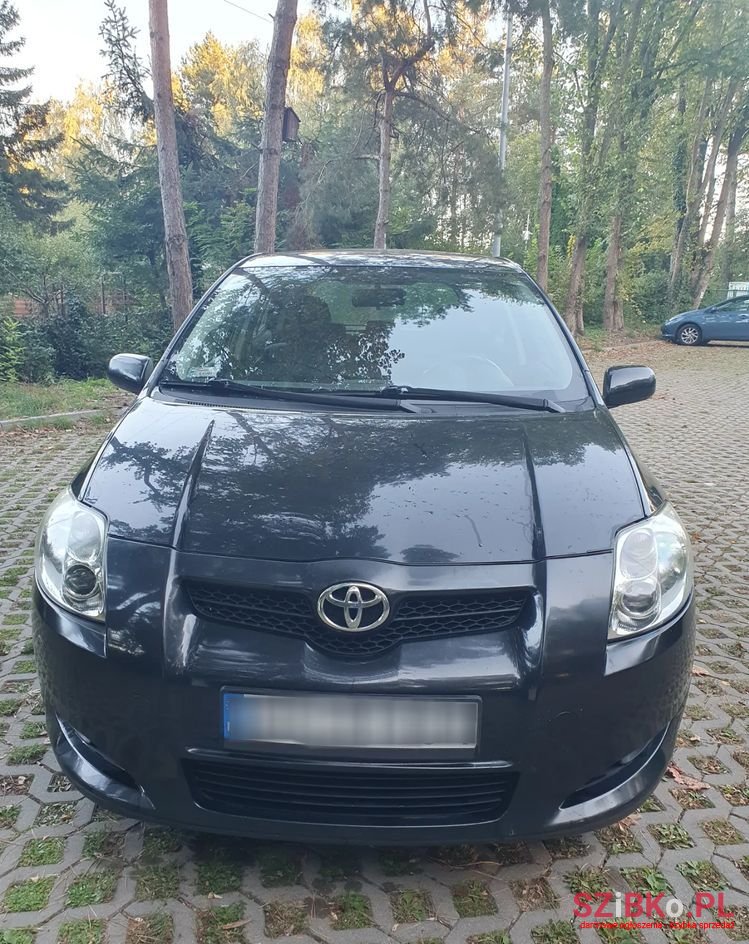 2007' Toyota Auris photo #1