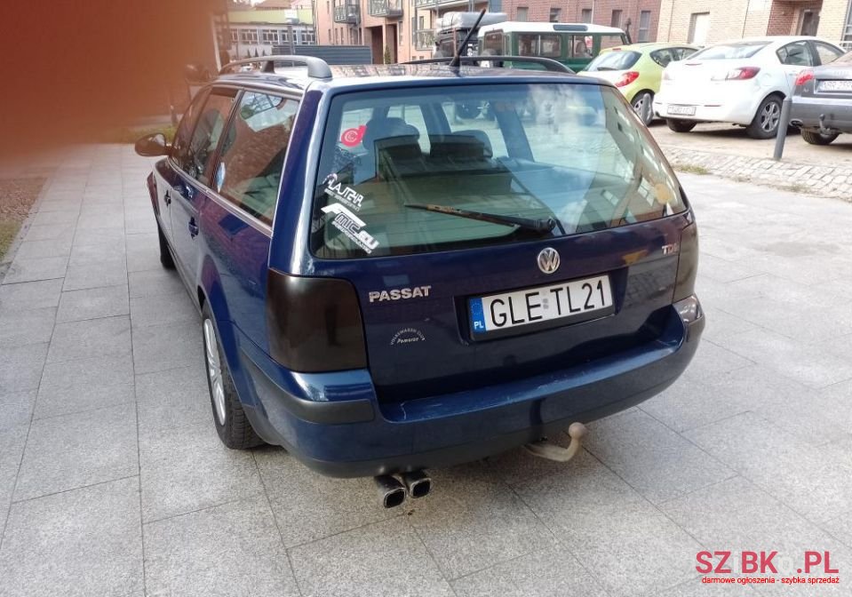 2001' Volkswagen Passat photo #6