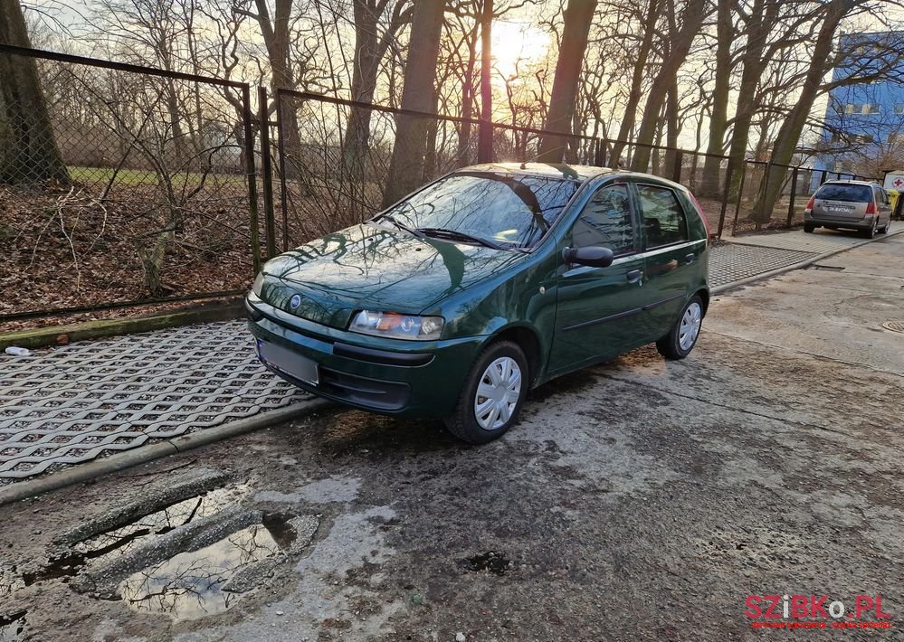 2002' Fiat Punto photo #2