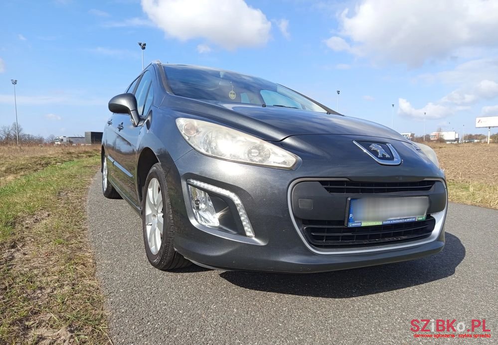 2012' Peugeot 308 120 Vti Active photo #3