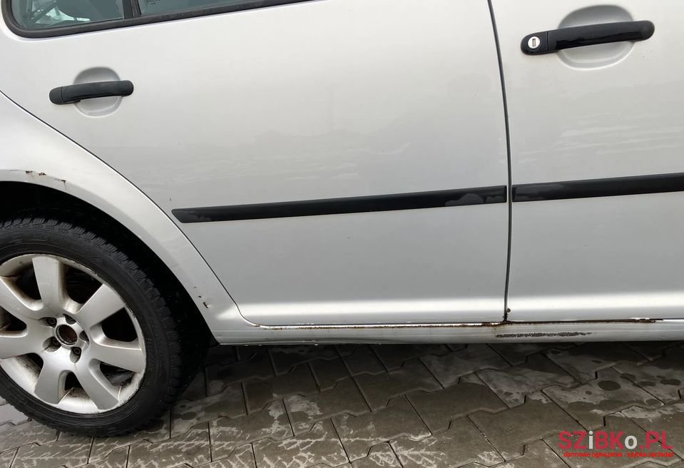 2000' Volkswagen Golf photo #2