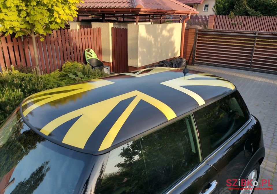 2011' MINI Cooper photo #4