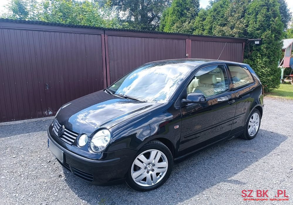 2002' Volkswagen Polo photo #2