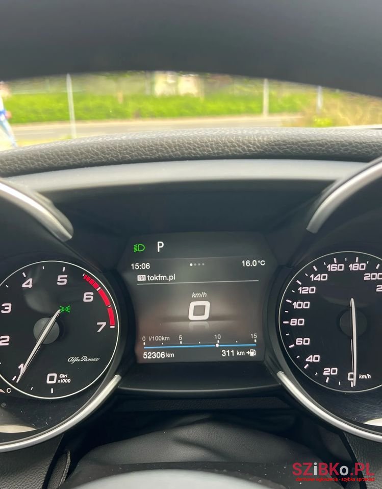 2019' Alfa Romeo Giulia photo #6