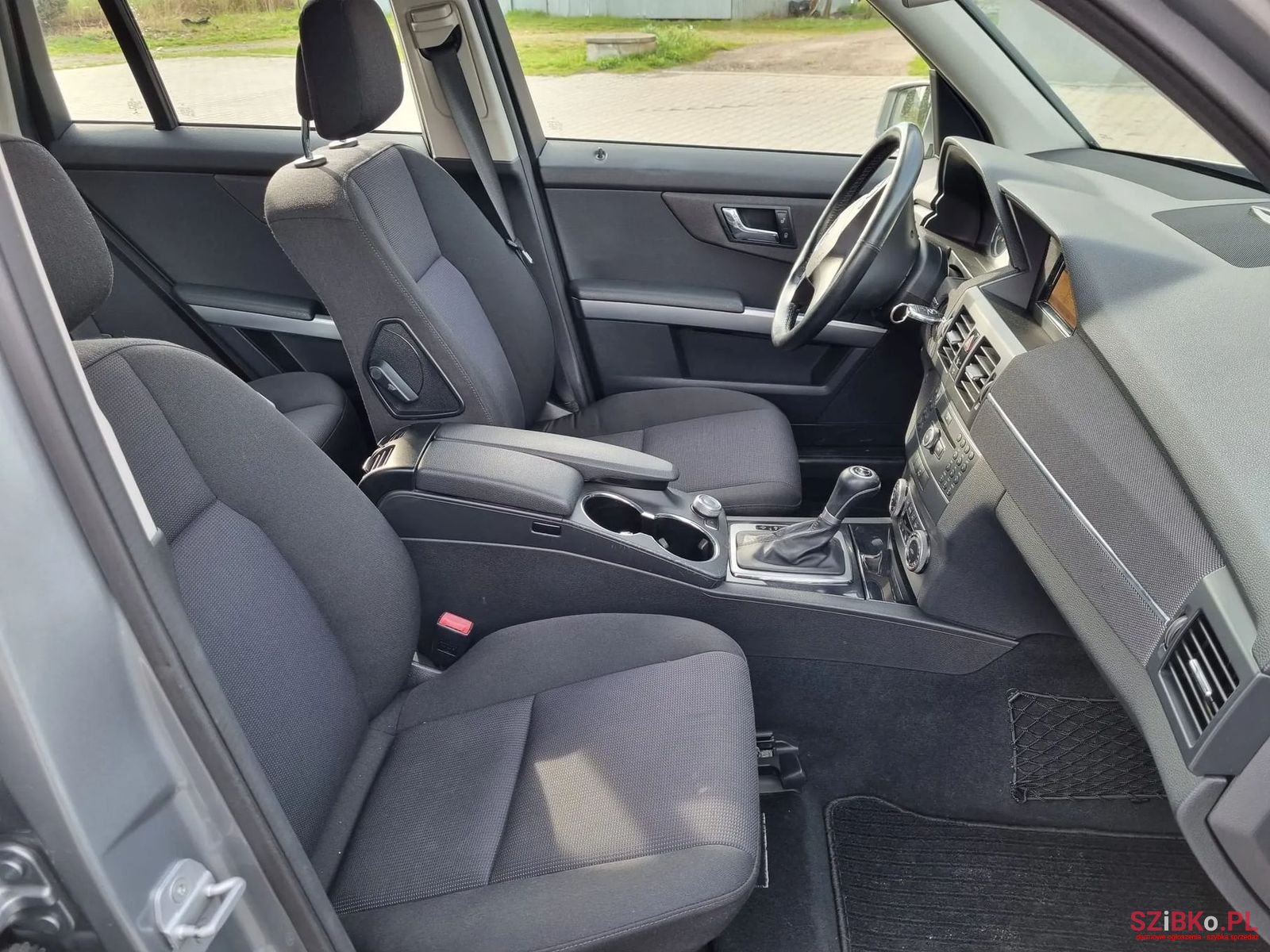 2010' Mercedes-Benz GLK photo #6