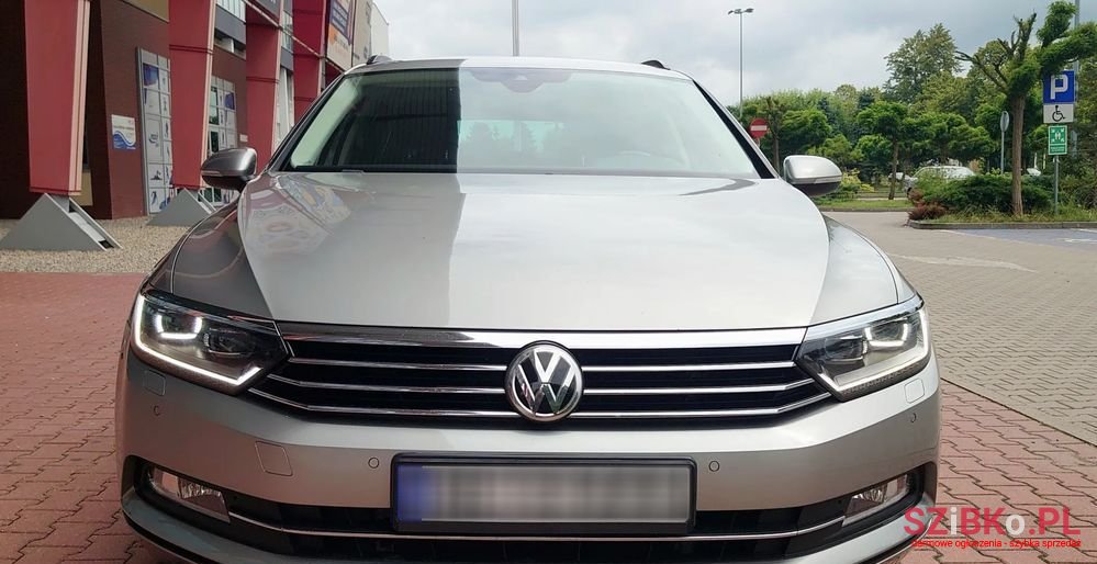 2016' Volkswagen Passat photo #6