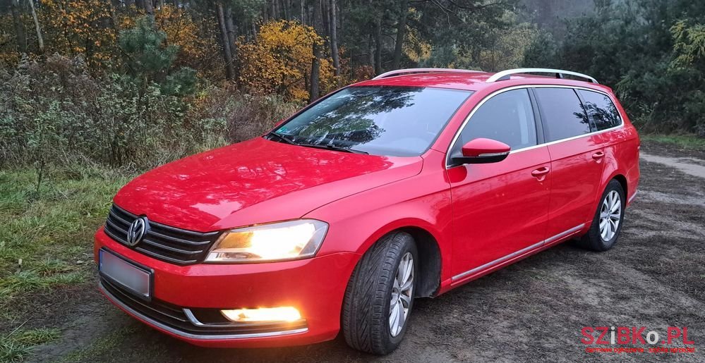 2013' Volkswagen Passat Variant photo #1