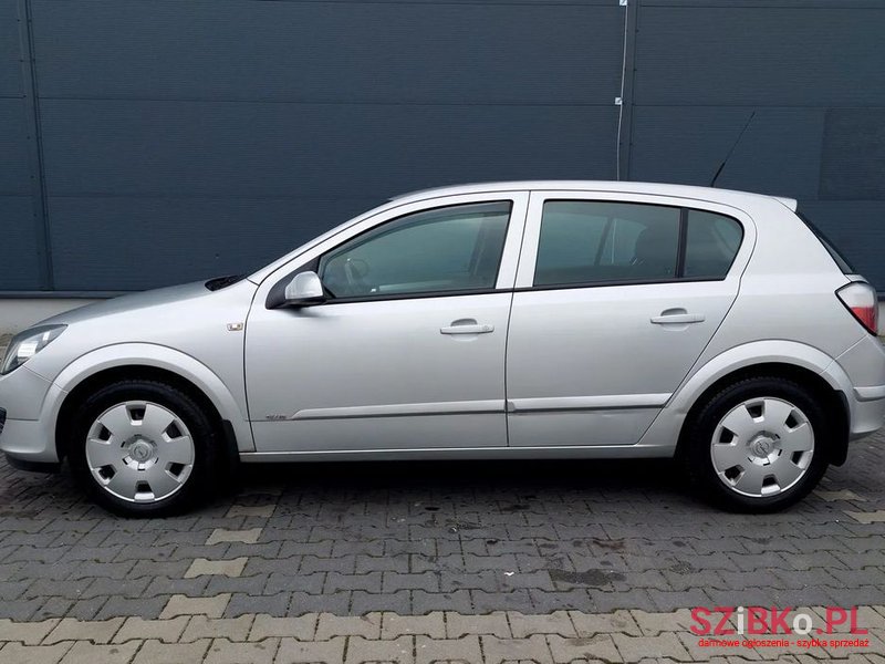 2006' Opel Astra photo #3