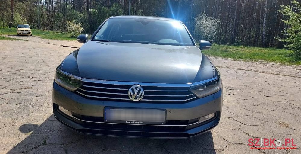 2017' Volkswagen Passat photo #6
