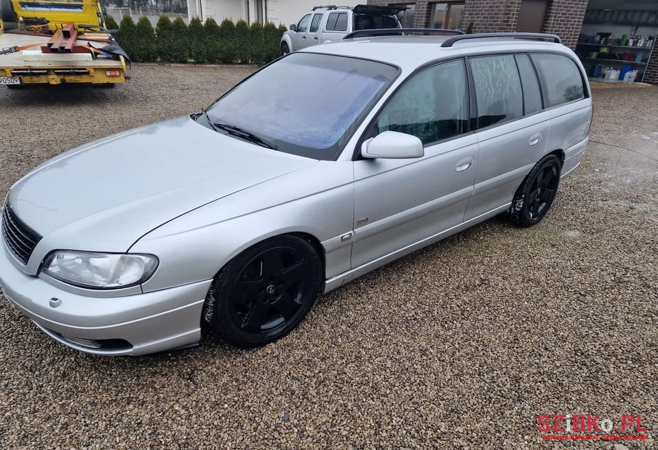 2002' Opel Omega photo #1