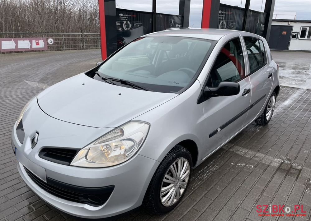 2007' Renault Clio photo #1