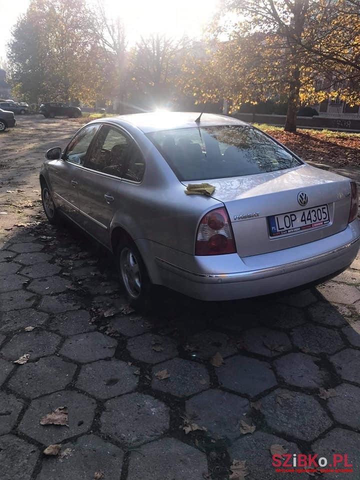 2004' Volkswagen Passat B5 photo #5