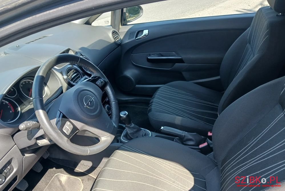 2010' Opel Corsa 1.2 16V Cosmo photo #5