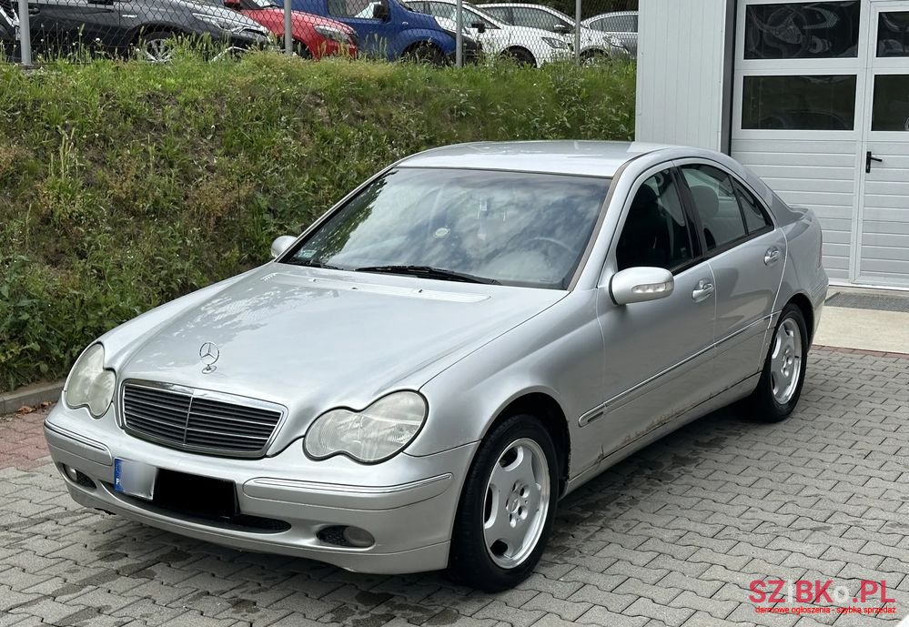 2002' Mercedes-Benz C-Class photo #2