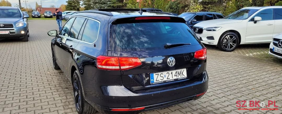 2015' Volkswagen Passat photo #4