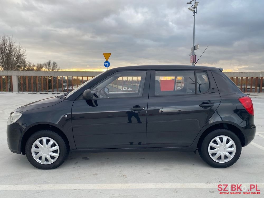 2009' Skoda Fabia photo #5
