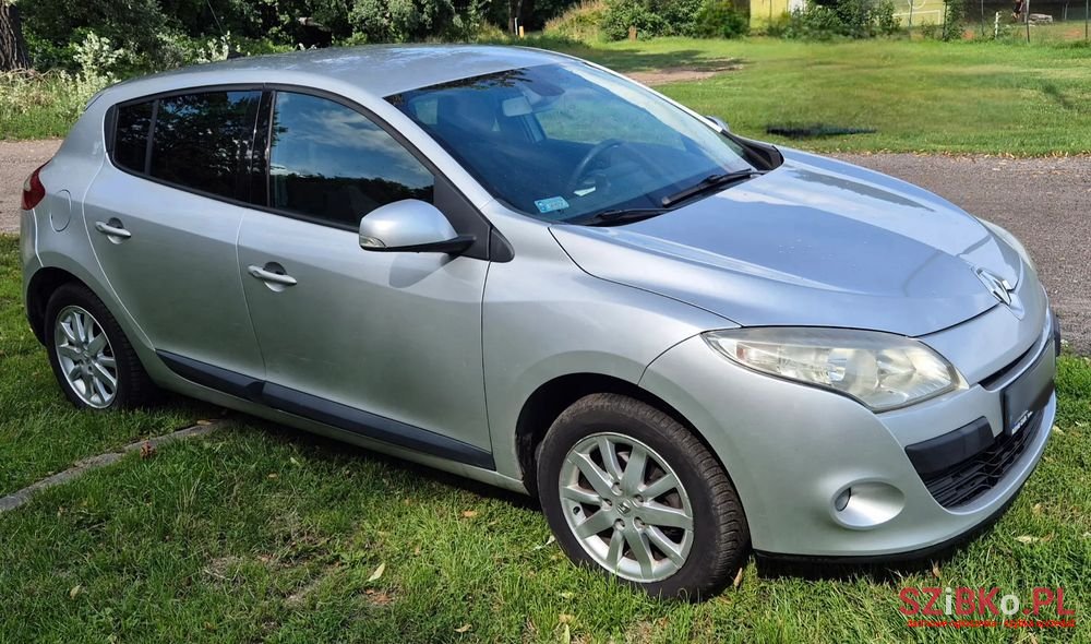 2010' Renault Megane photo #1