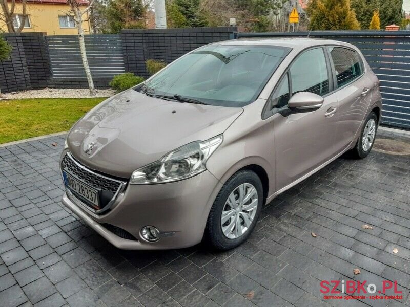 2012' Peugeot 208 photo #3