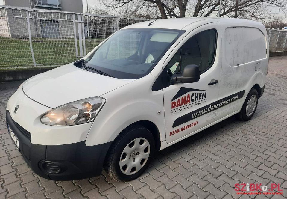 2015' Peugeot Partner photo #2