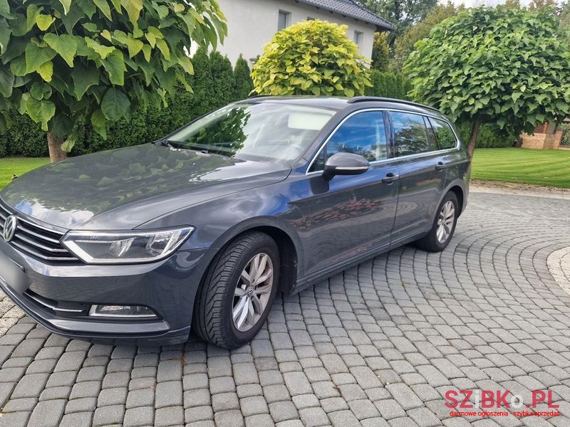 2019' Volkswagen Passat photo #1