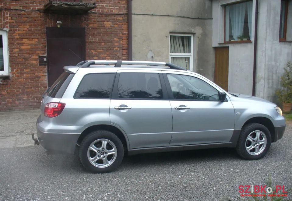 2007' Mitsubishi Outlander photo #6