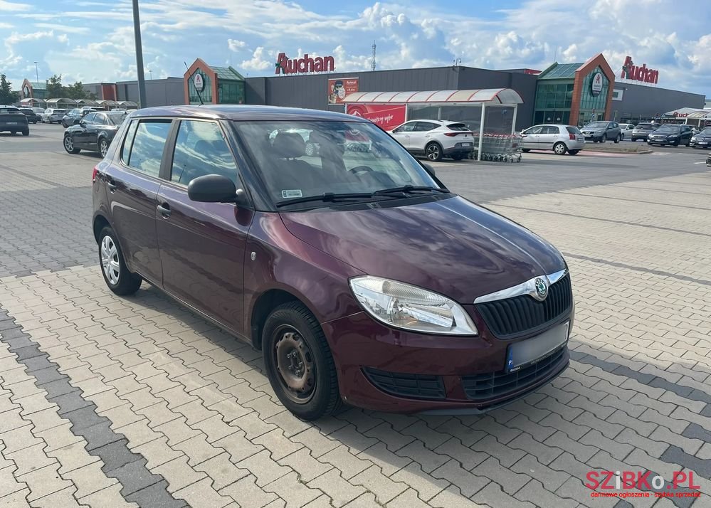 2011' Skoda Fabia 1.2 Tsi Classic photo #2