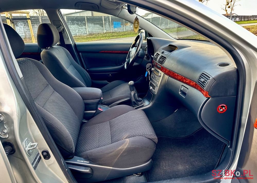 2004' Toyota Avensis 1.8 Vvt-I Sol photo #5