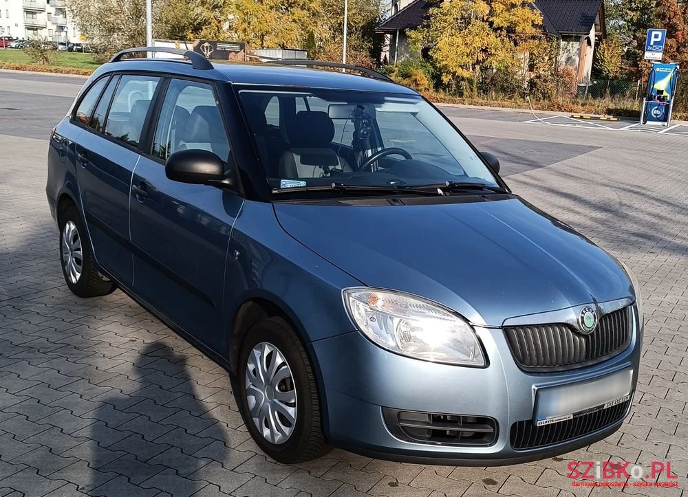 2009' Skoda Fabia Combi photo #4