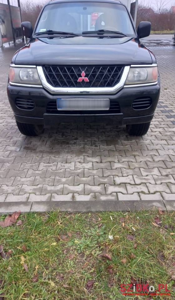 2002' Mitsubishi Pajero Sport photo #1