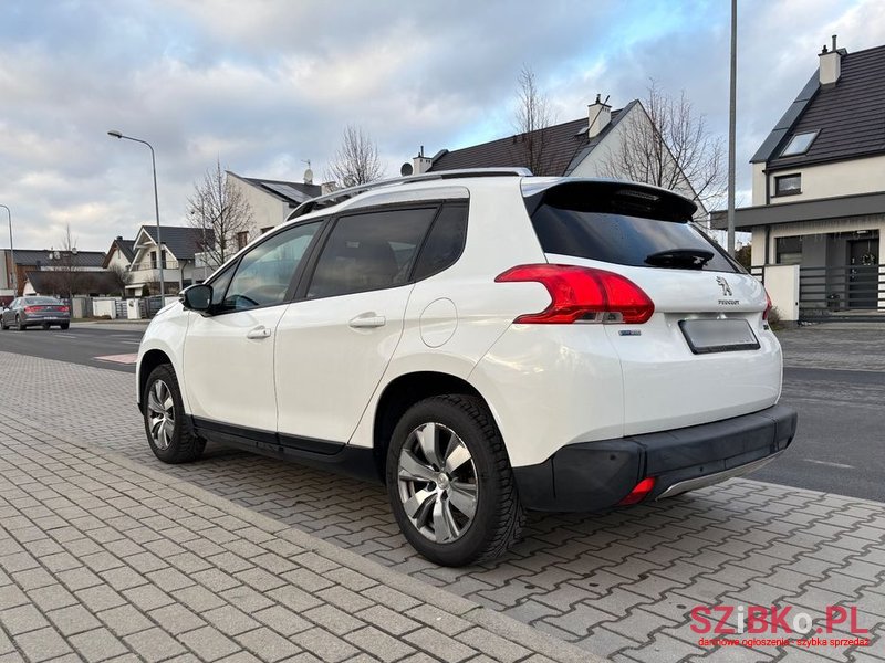 2016' Peugeot 2008 1.2 Pure Tech Style photo #4