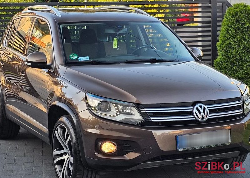 2012' Volkswagen Tiguan photo #3