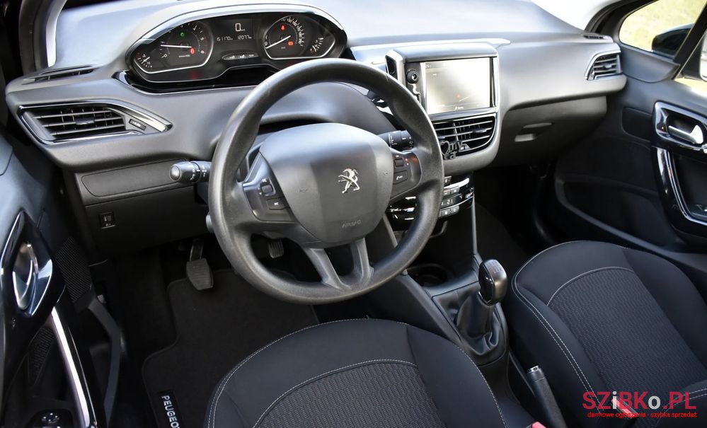 2017' Peugeot 208 photo #5