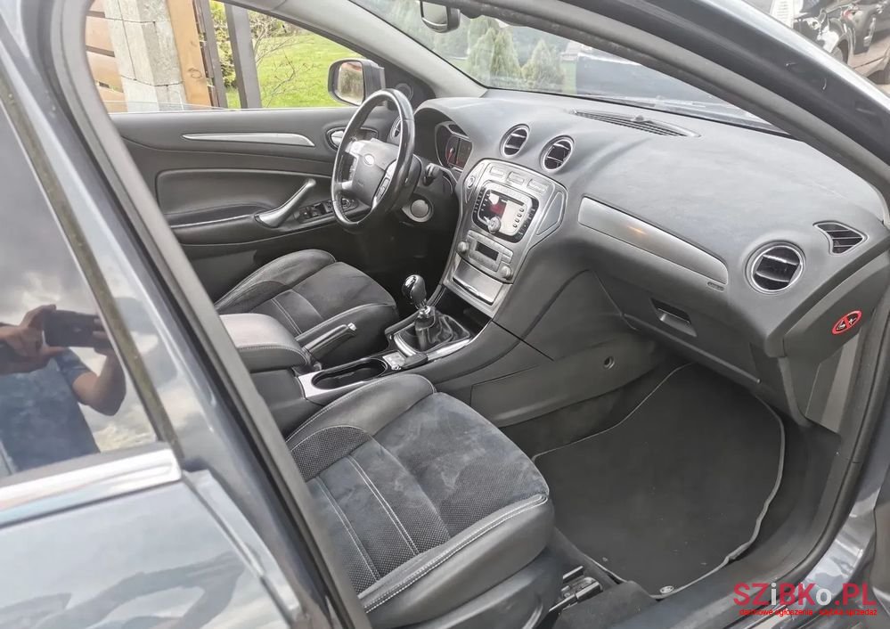 2009' Ford Mondeo 2.0 Tdci Ghia photo #5