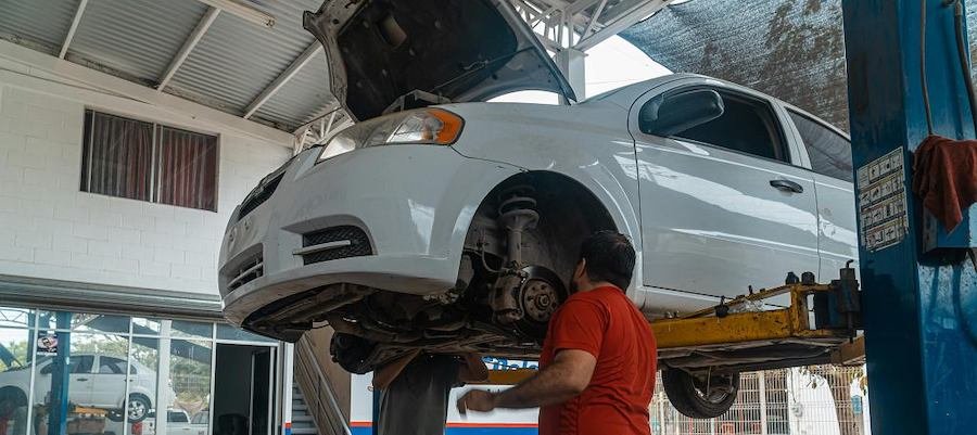 200 zł za przegląd samochodu? Po 21 latach czas na zmiany. Trzeba "pokryć straty branży"