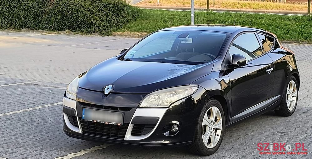 2009' Renault Megane photo #1