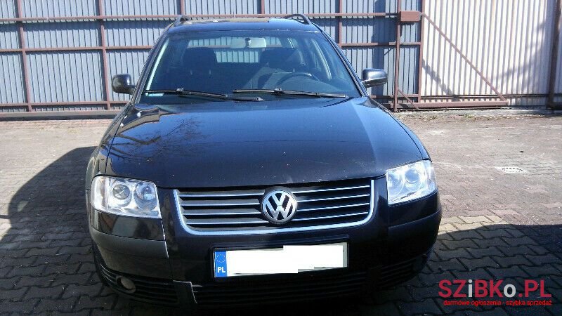 2002' Volkswagen Passat photo #3