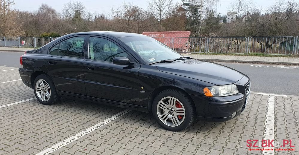 2004' Volvo S60 T5 Momentum photo #2