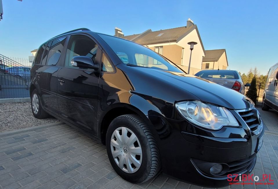 2008' Volkswagen Touran photo #5