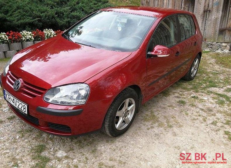 2004' Volkswagen Golf photo #1