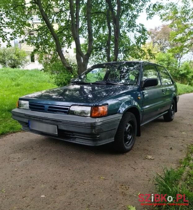 1989' Nissan Sunny photo #2