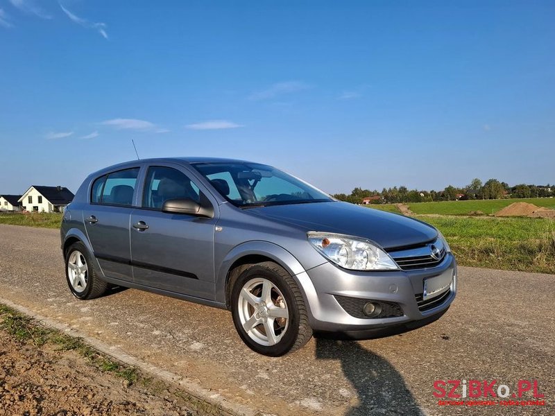 2009' Opel Astra Iii 1.6 Enjoy photo #1