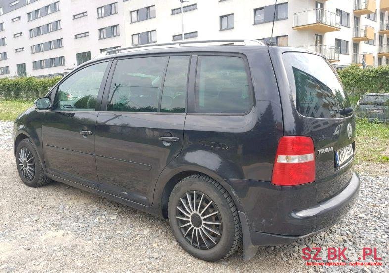 2005' Volkswagen Touran photo #2