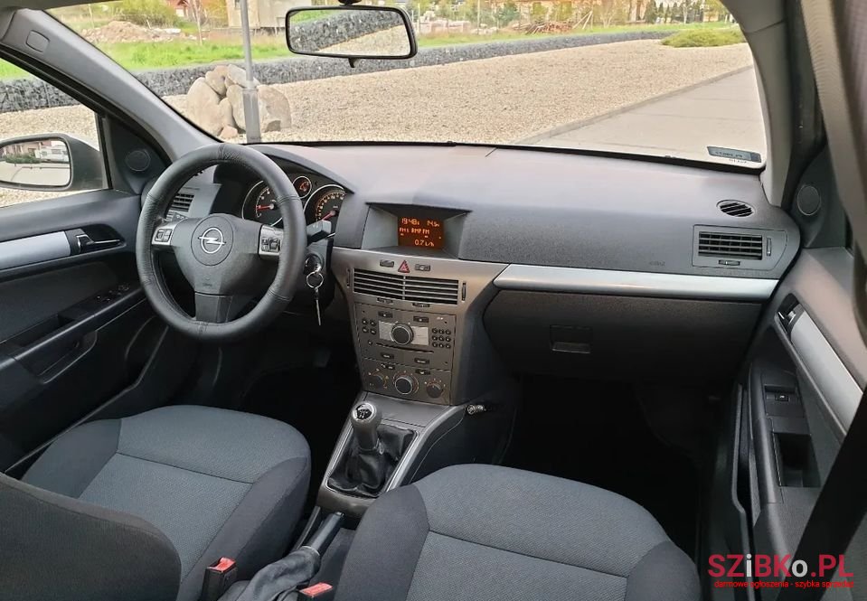 2006' Opel Astra photo #5