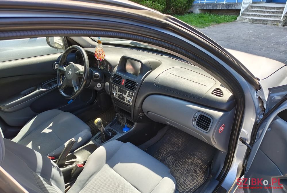 2004' Nissan Almera 1.8 Tekna photo #2
