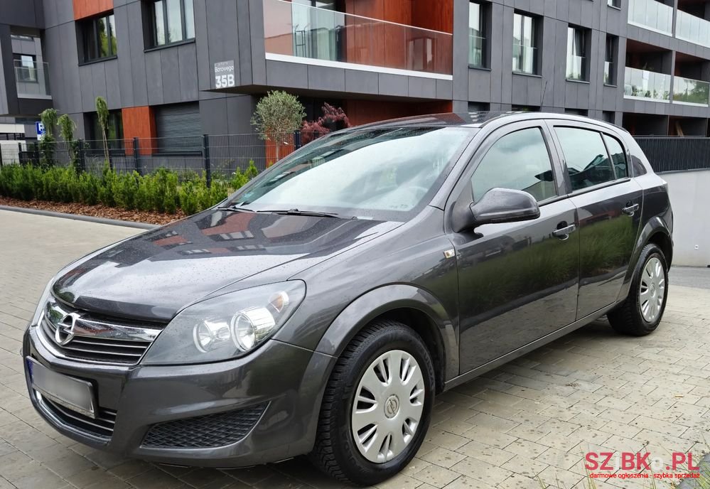 2012' Opel Astra Iv 1.6 Active photo #1