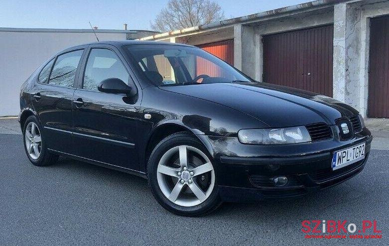 2004' SEAT Leon photo #1