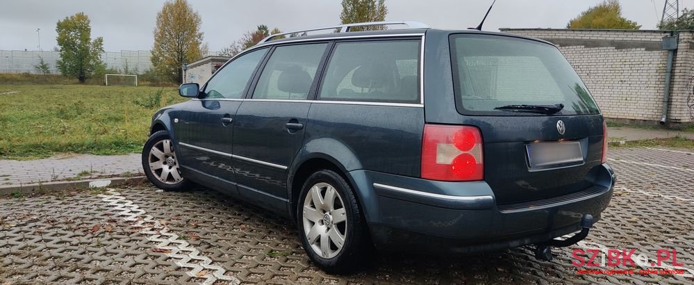 2002' Volkswagen Passat photo #4