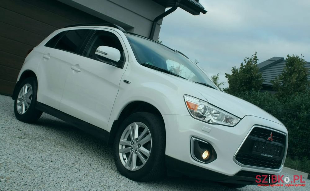 2013' Mitsubishi ASX photo #4